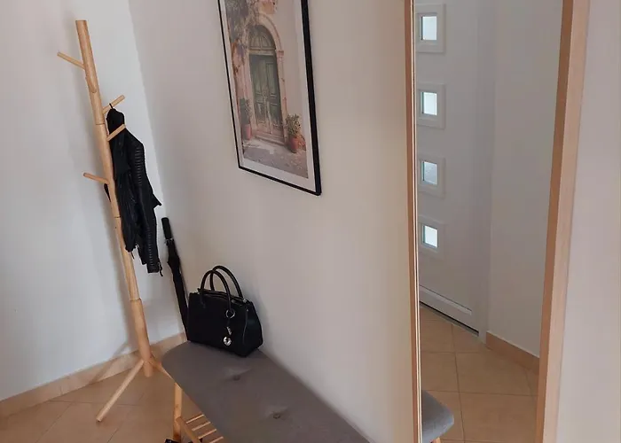 Andrew's Castle View Apartment *