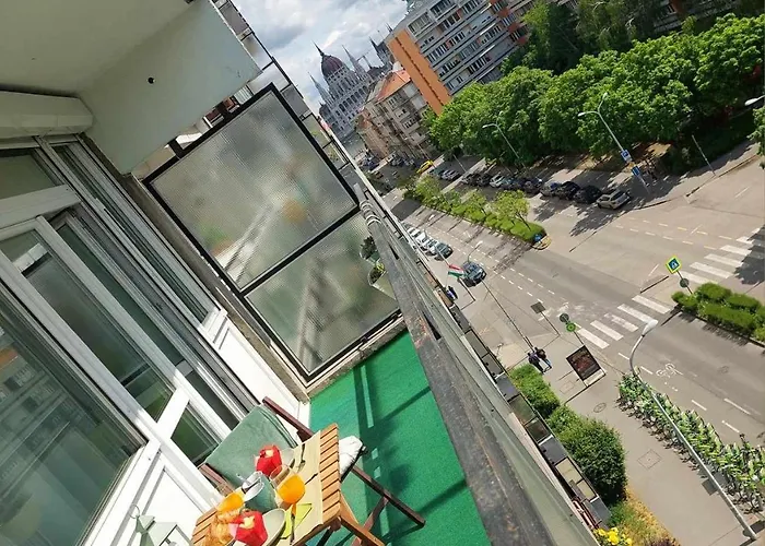 Andrew's Castle View Апартаменты